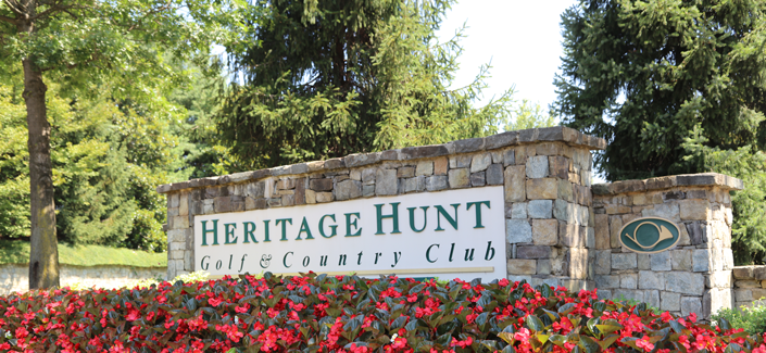 Heritage Hunt Entrance Sign